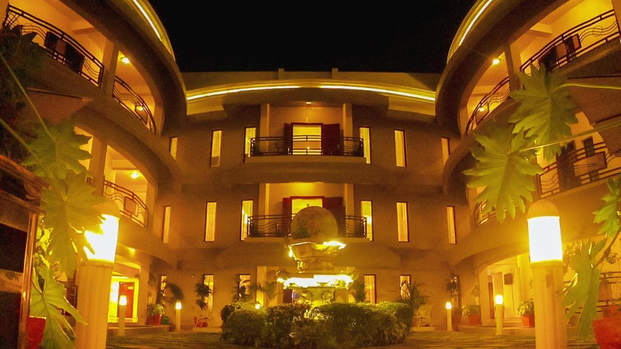 Hotel 루붐바시 외부 사진